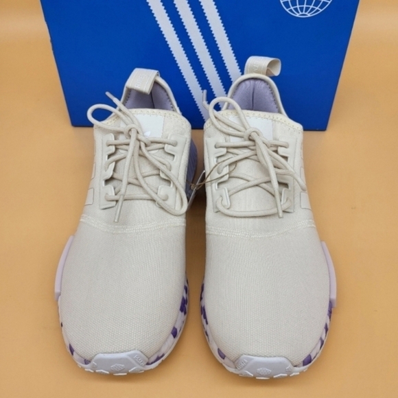 New Adidas Originals Women's NMD_R1 Running Shoes Size 8 - Picture 4 of 7